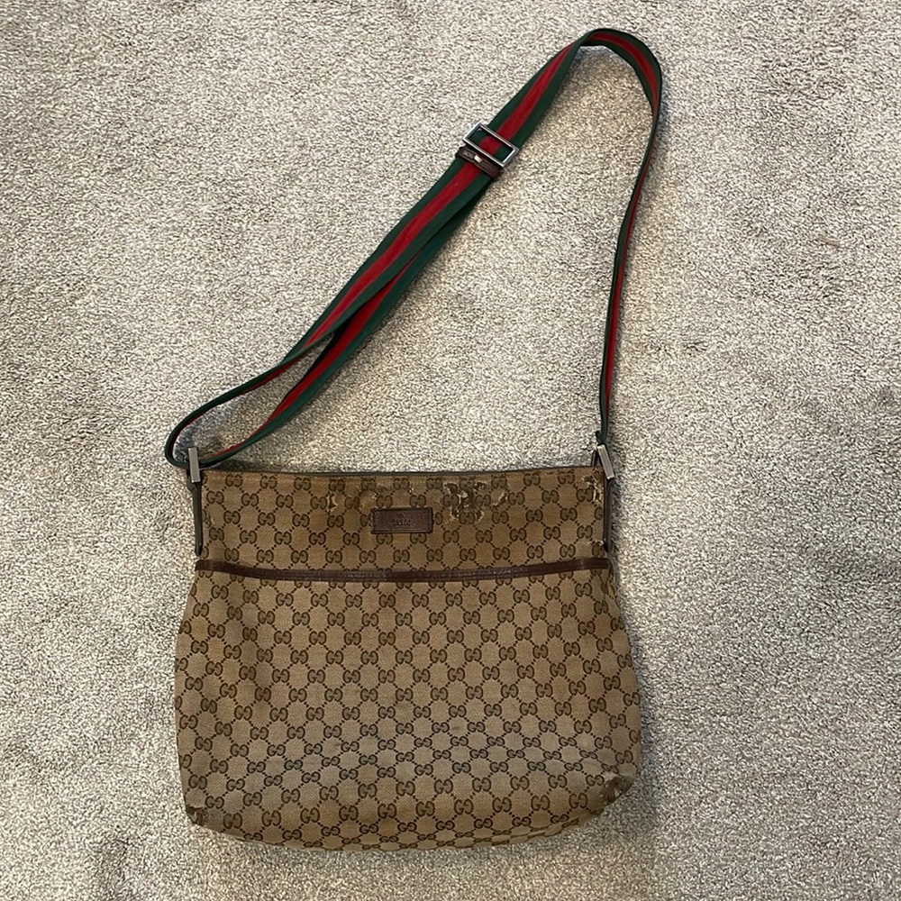 Gucci Cross Body Bag Authentic